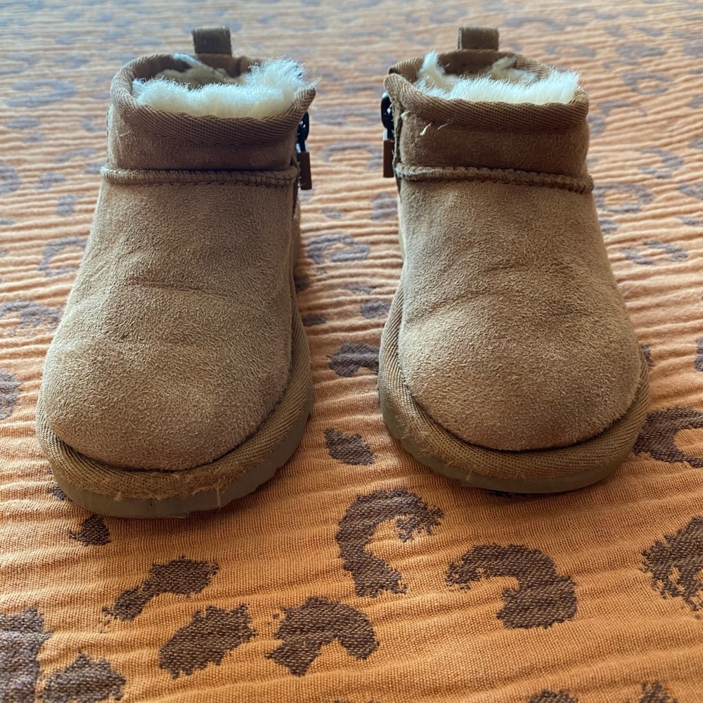 UGG Toddler Chestnut Suede Shearling-Lined Booties